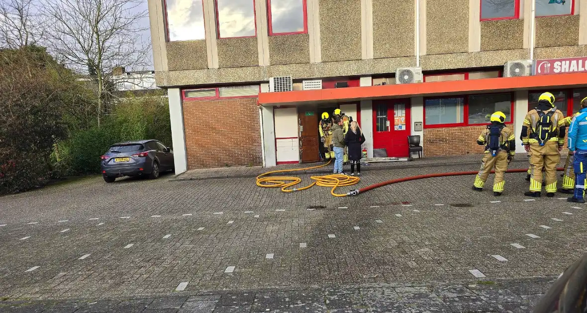 Brand in restaurant zorgt voor grote inzet van brandweer - Foto 2