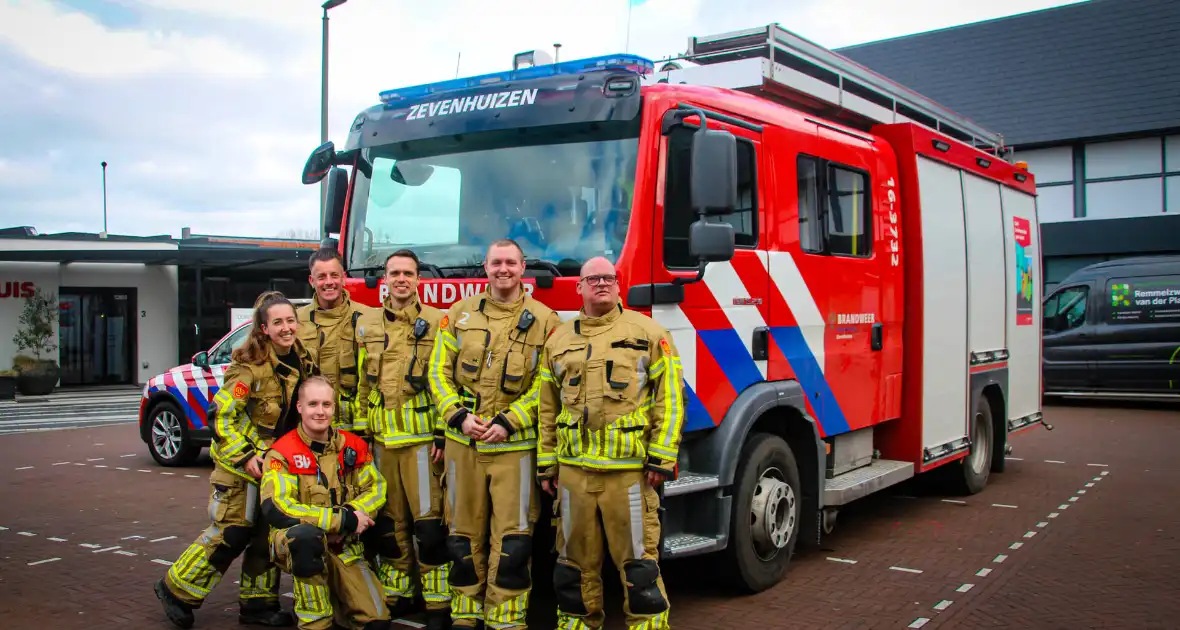 Brandweerlieden tonen hun vaardigheden tijdens wedstrijd - Foto 19