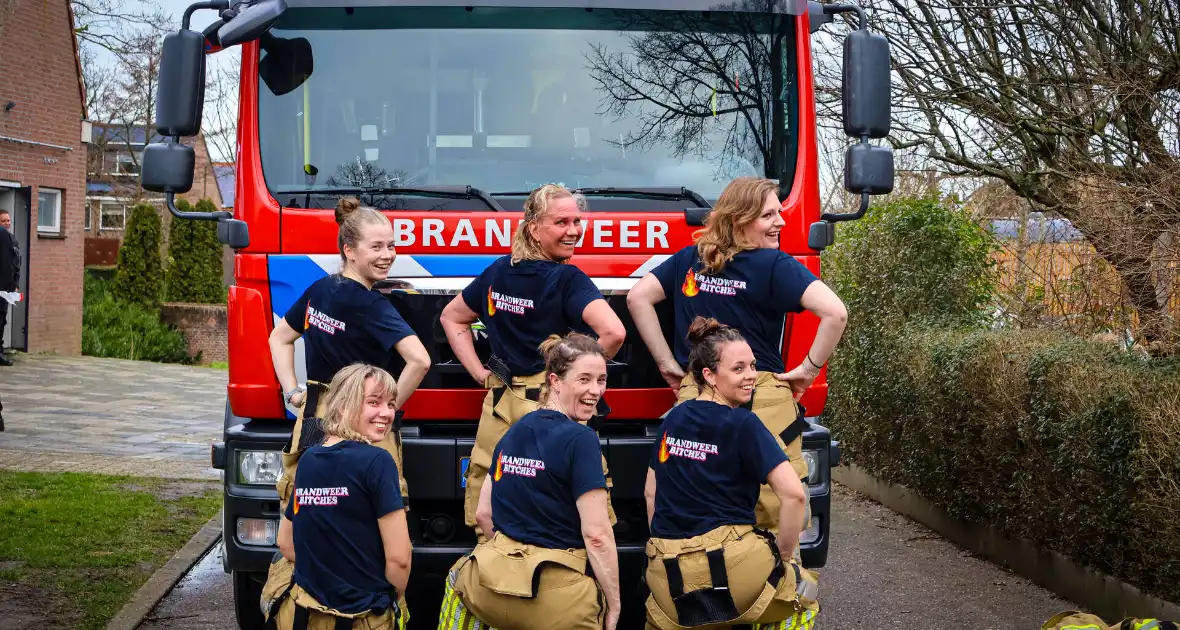 Brandweerlieden tonen hun vaardigheden tijdens wedstrijd - Foto 23