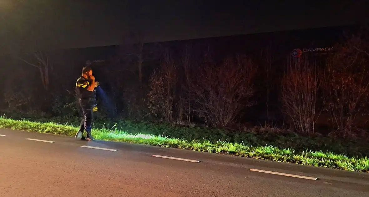 Dronken automobilist belandt onderaan dijk - Foto 5