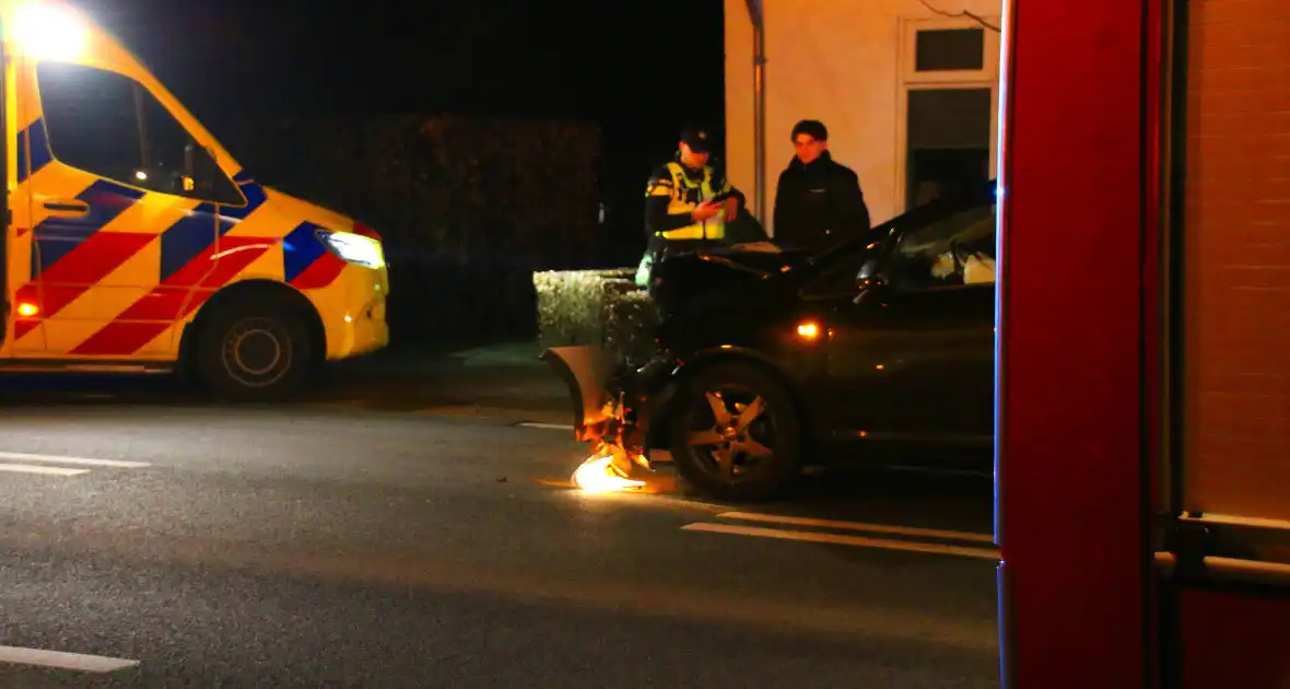 Frontale aanrijding leidt tot gewonden - Foto 1