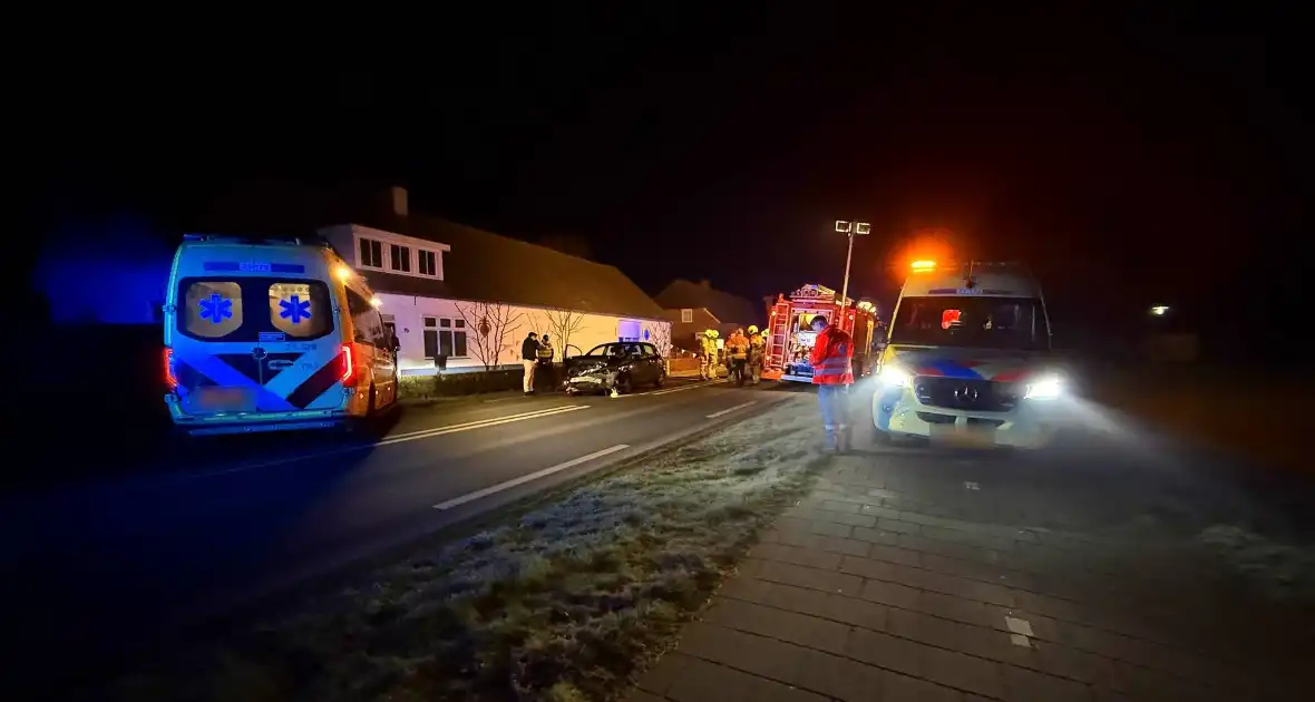 Frontale aanrijding leidt tot gewonden - Foto 10