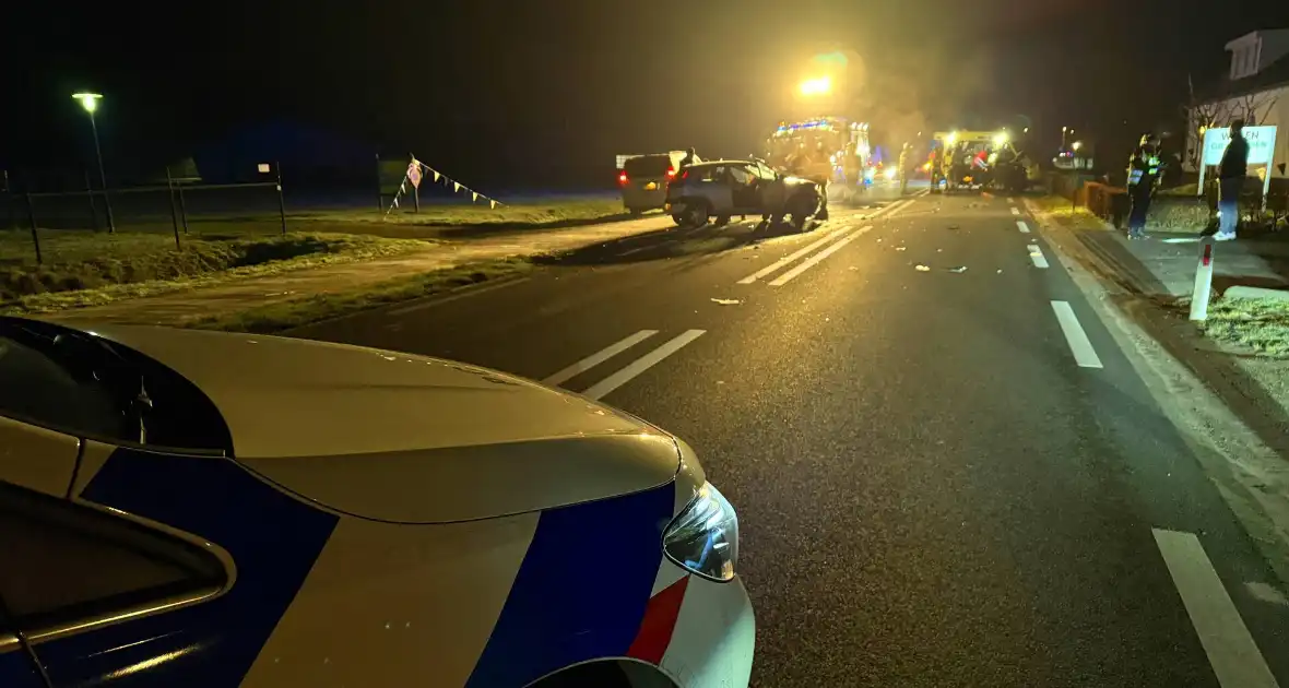 Frontale aanrijding leidt tot gewonden - Foto 15