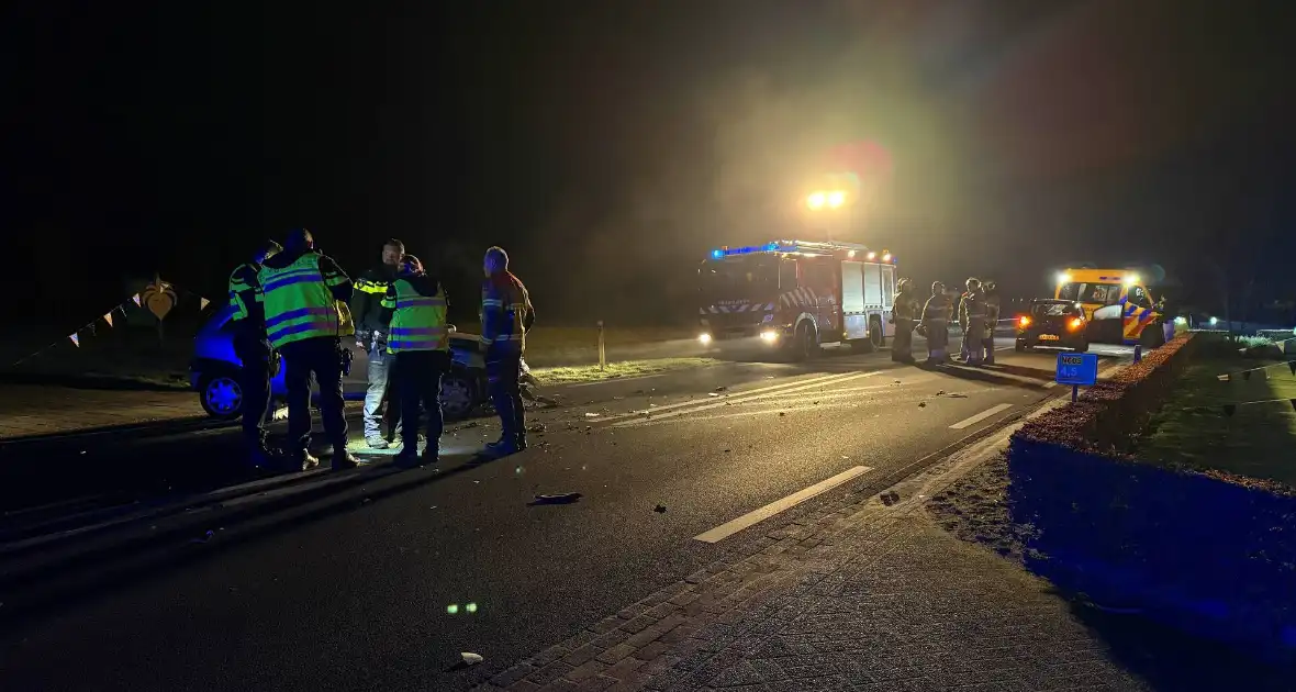 Frontale aanrijding leidt tot gewonden - Foto 16