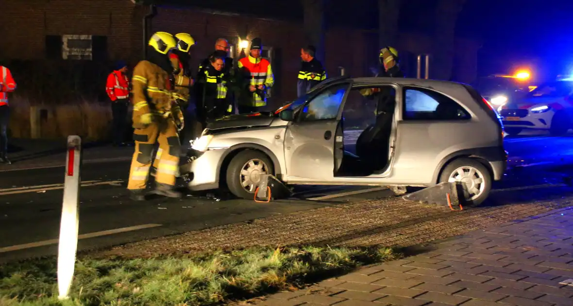 Frontale aanrijding leidt tot gewonden - Foto 3