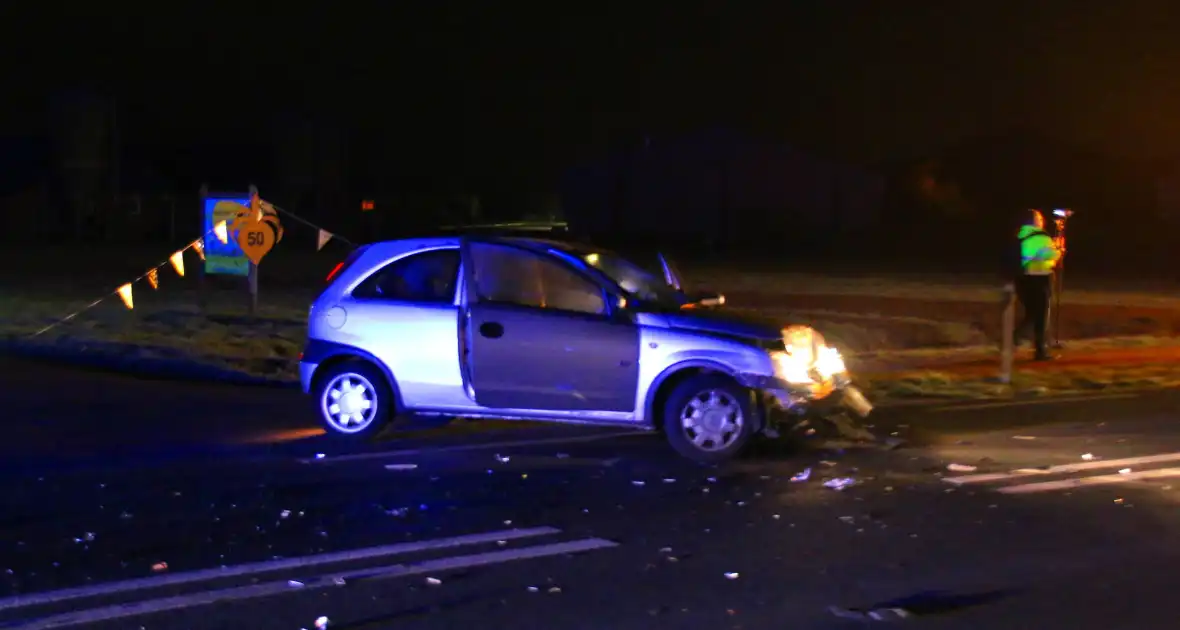 Frontale aanrijding leidt tot gewonden - Foto 6