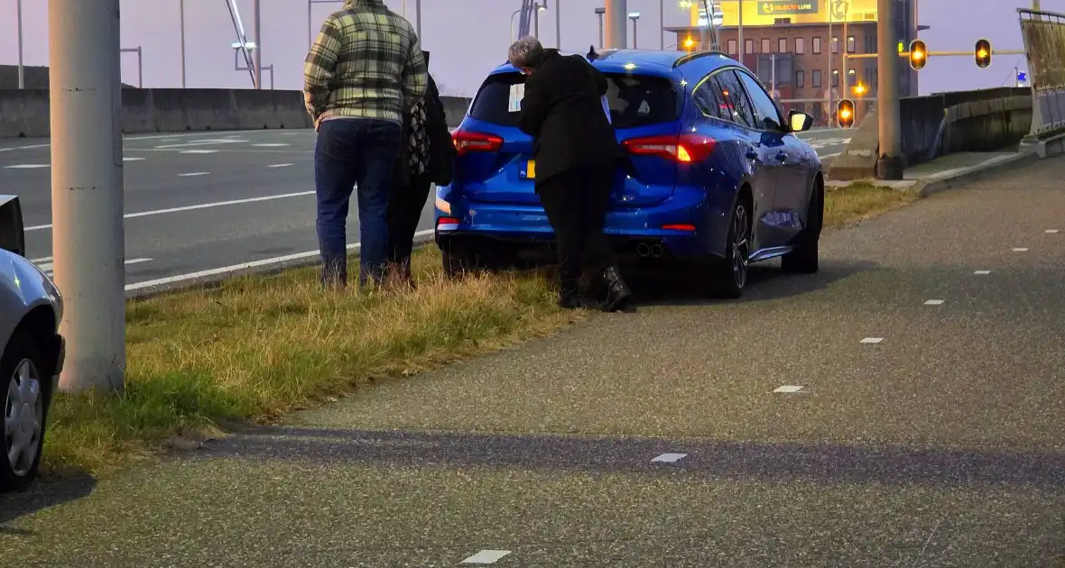 Kop-staartbotsing door overstekende voetganger - Foto 1