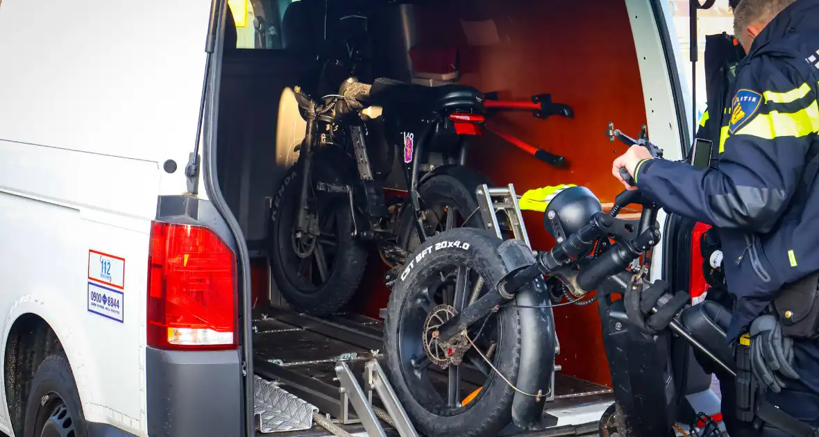Fatbikers in botsing: ambulancedienst verleent hulp - Foto 1