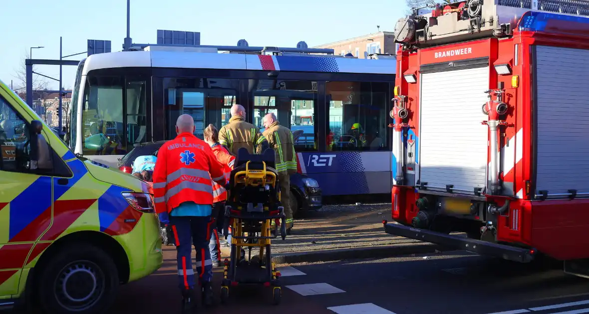 Botsing tussen tram en auto - Foto 6