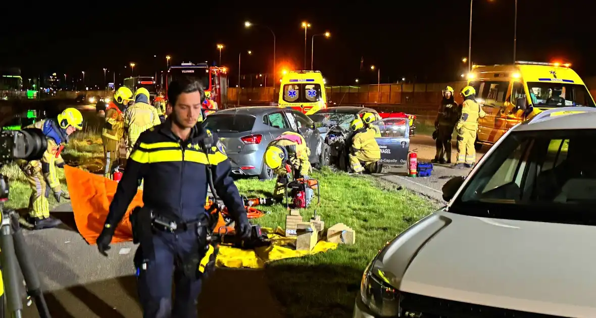Dode en zwaargewonden bij frontale aanrijding - Foto 2