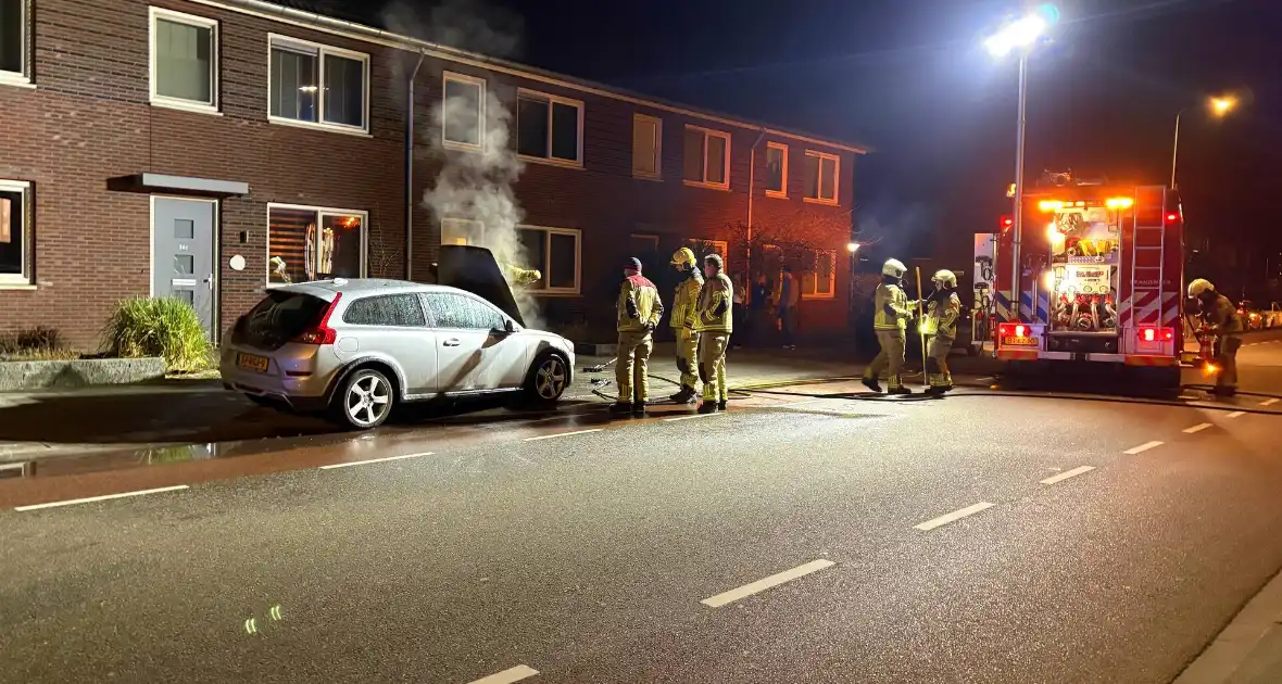 Brand in motorcompartiment tijdens rit - Foto 1