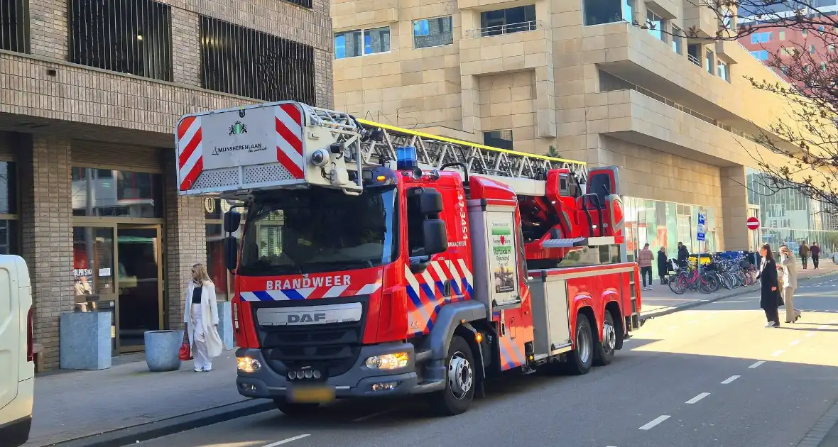 Brandweer ingezet voor persoon op balkon - Foto 10