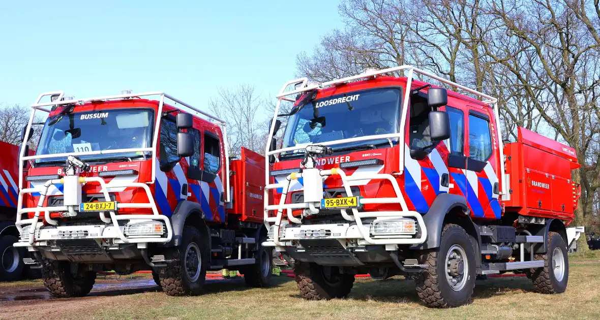 Brandweer oefent grote natuurbrand - Foto 11