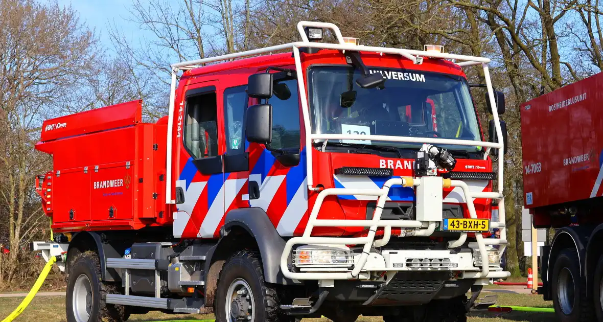 Brandweer oefent grote natuurbrand - Foto 12