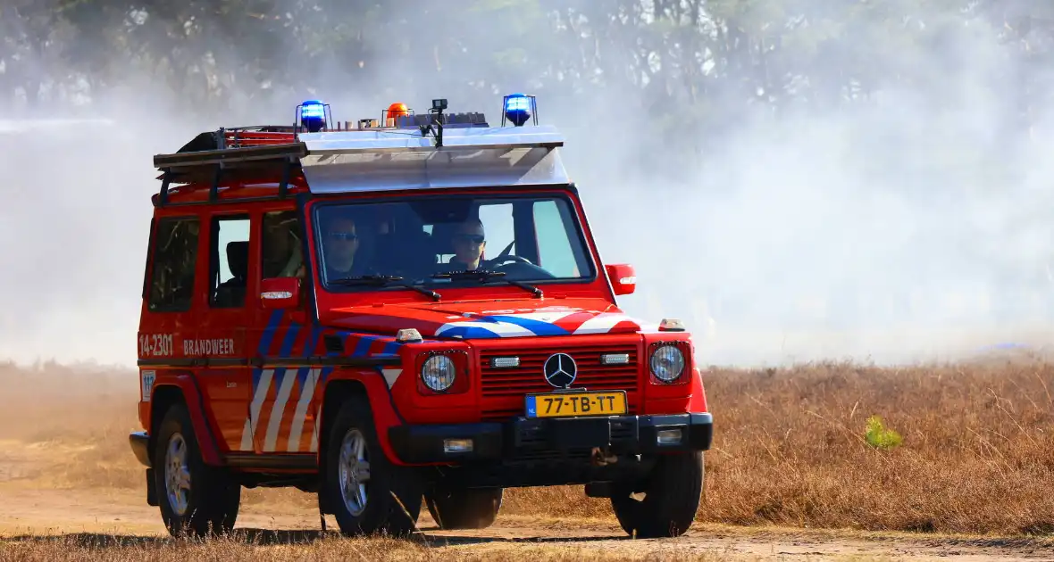 Brandweer oefent grote natuurbrand - Foto 13