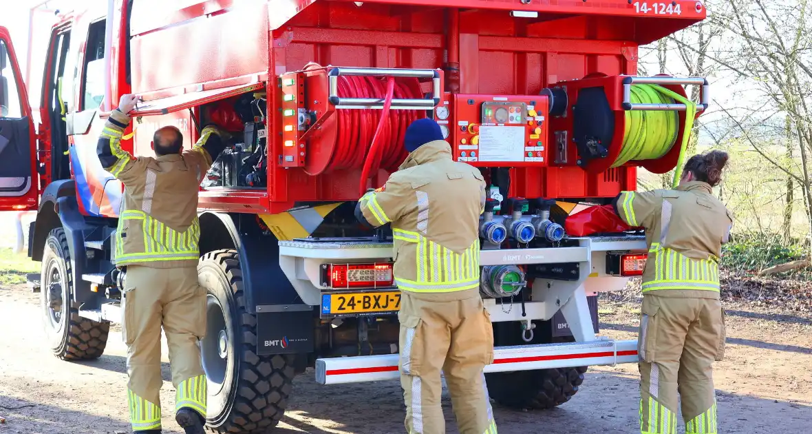 Brandweer oefent grote natuurbrand - Foto 2