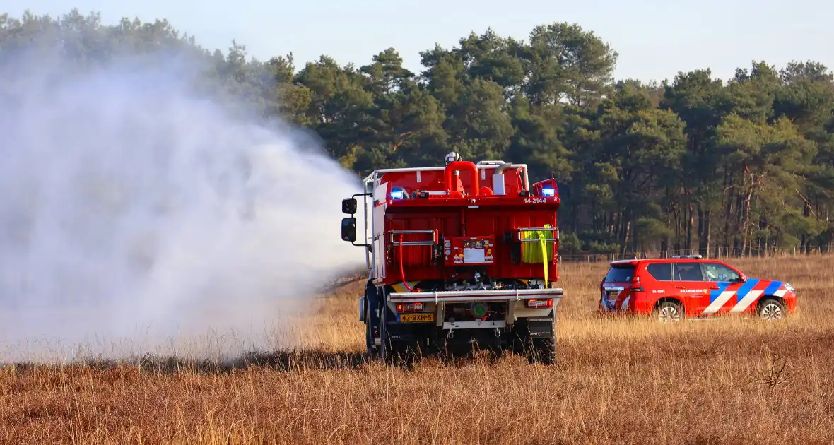 Brandweer oefent grote natuurbrand - Foto 5