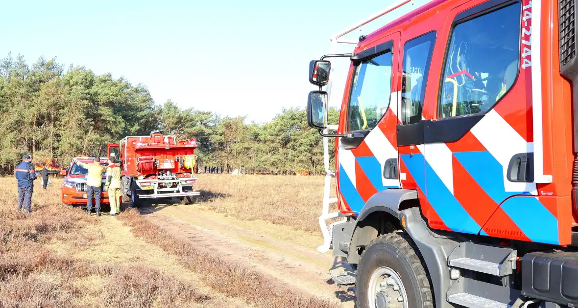 Brandweer oefent grote natuurbrand - Foto 7