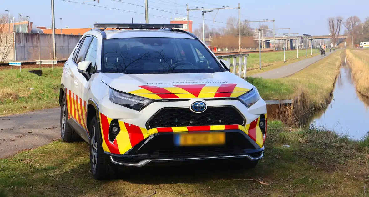 Defecte trein zorgt voor verkeersstremming - Foto 3
