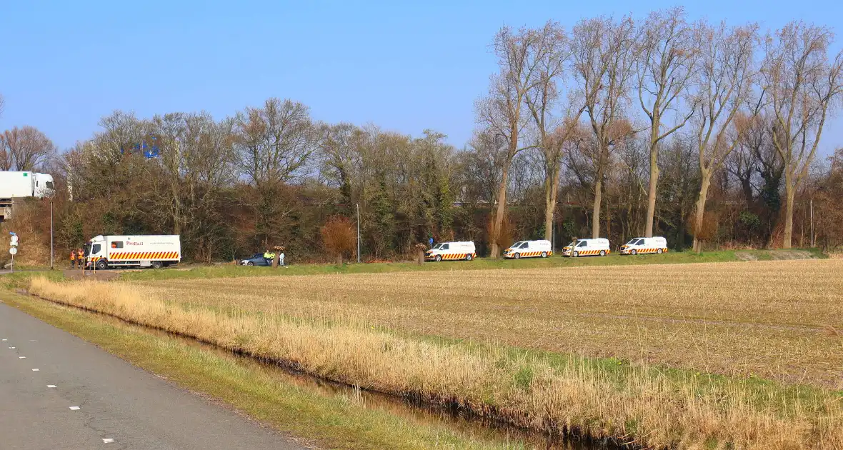 Defecte trein zorgt voor verkeersstremming - Foto 5