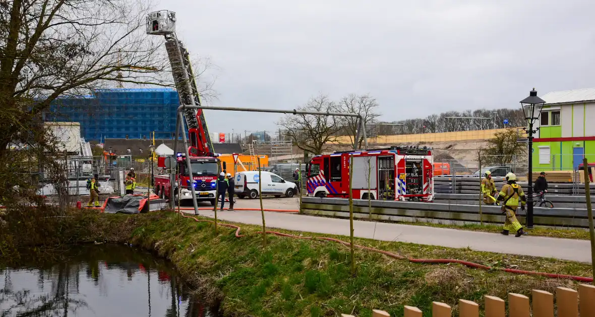 Flinke rookontwikkeling bij brand op dakterras - Foto 2