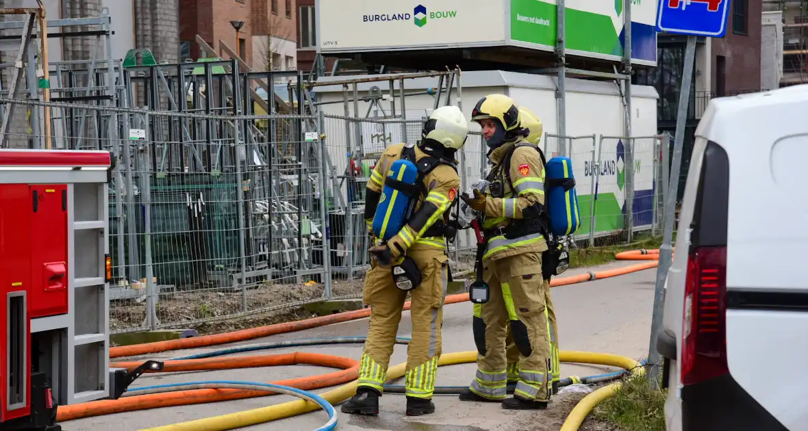 Flinke rookontwikkeling bij brand op dakterras - Foto 9