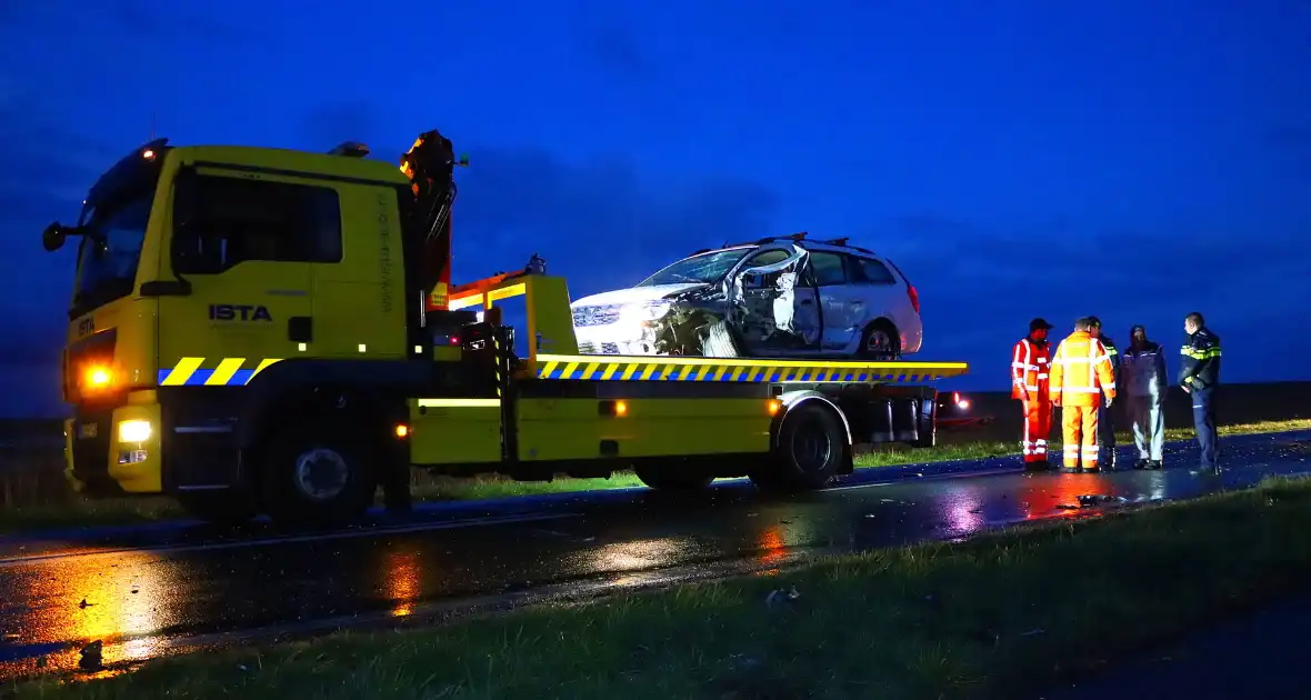 Gewonde naar ziekenhuis na aanrijding - Foto 11