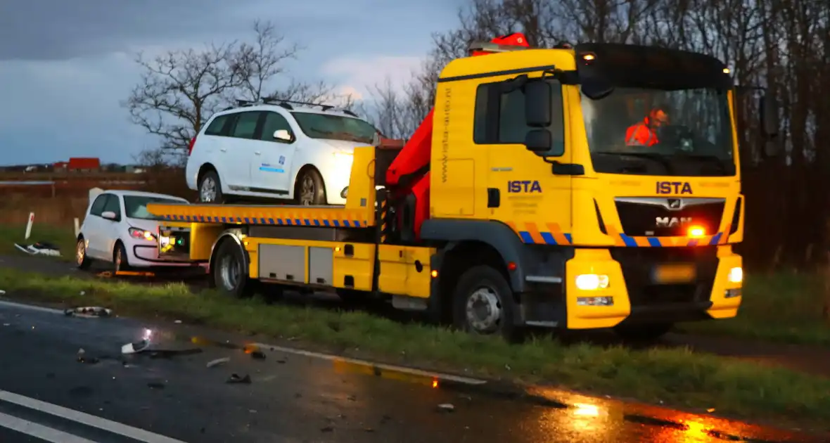 Gewonde naar ziekenhuis na aanrijding - Foto 18