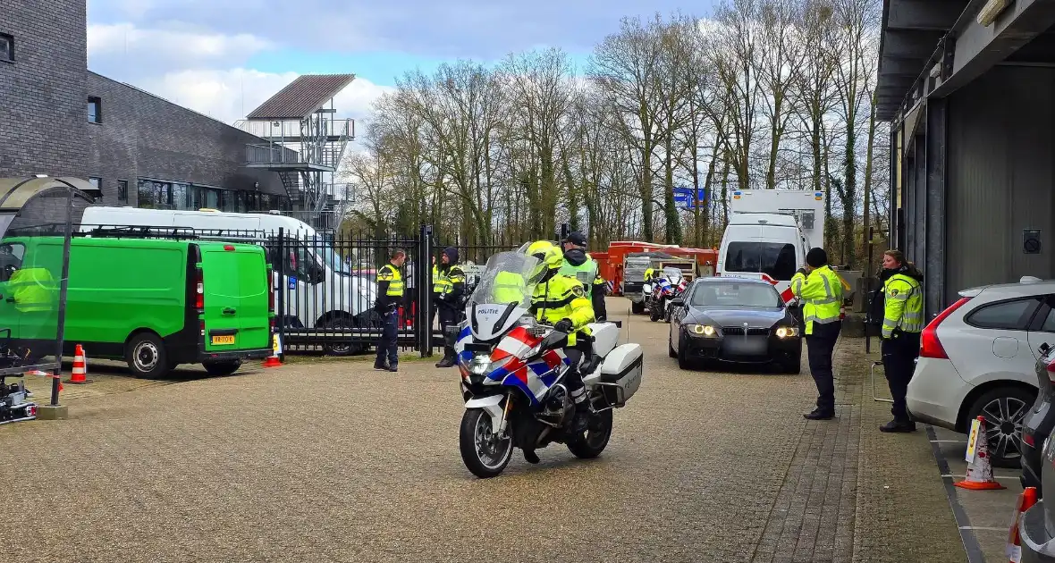 Meerdere boetes uitgedeeld bij grote controle - Foto 5