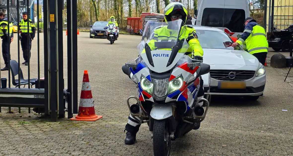 Meerdere boetes uitgedeeld bij grote controle - Foto 6