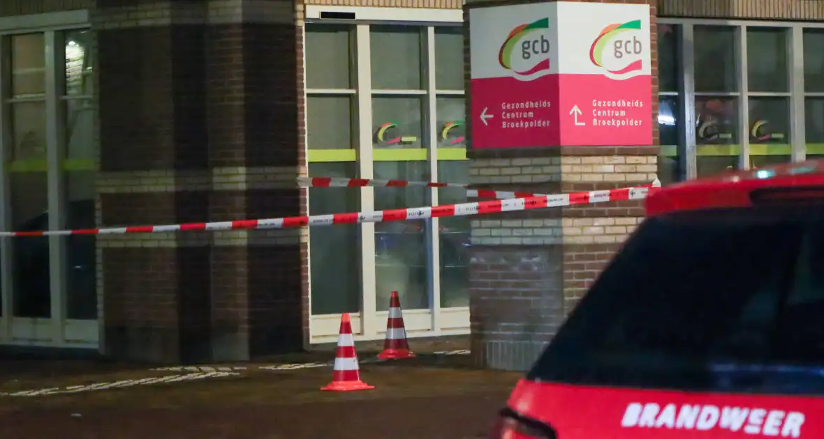 Huisartsenpraktijk grootschalig afgezet vanwege mogelijk aantreffen besmettelijke ziekte - Foto 4