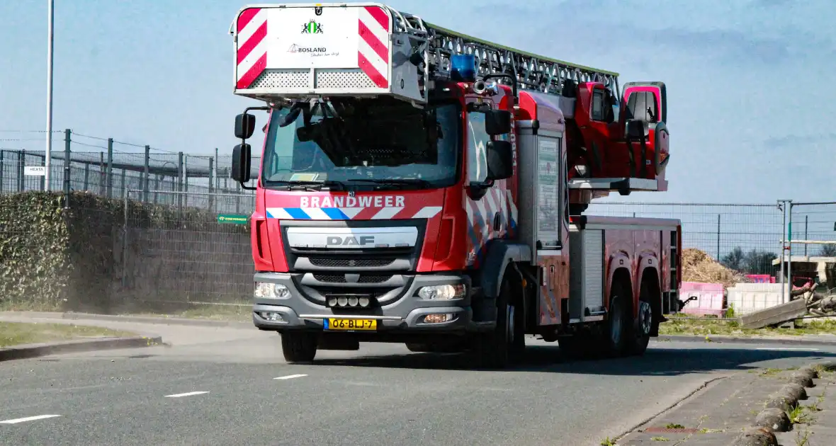 Specialistisch brandweer team ingezet voor scheepsbrand - Foto 2