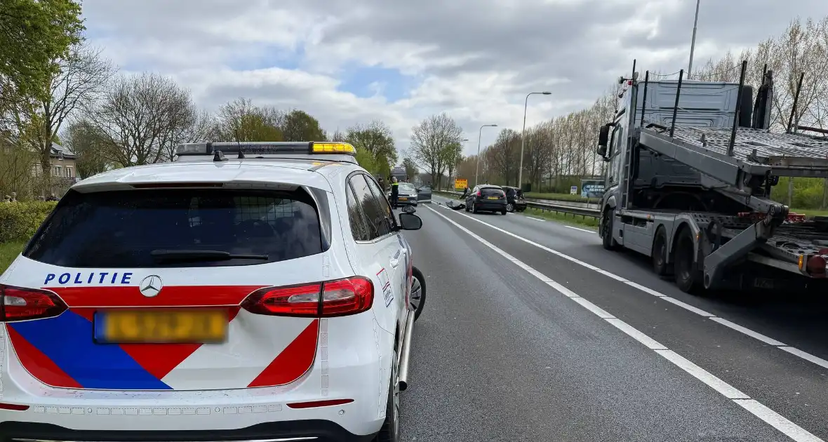 Twee gewonden bij aanrijding tussen twee voertuigen - Foto 4