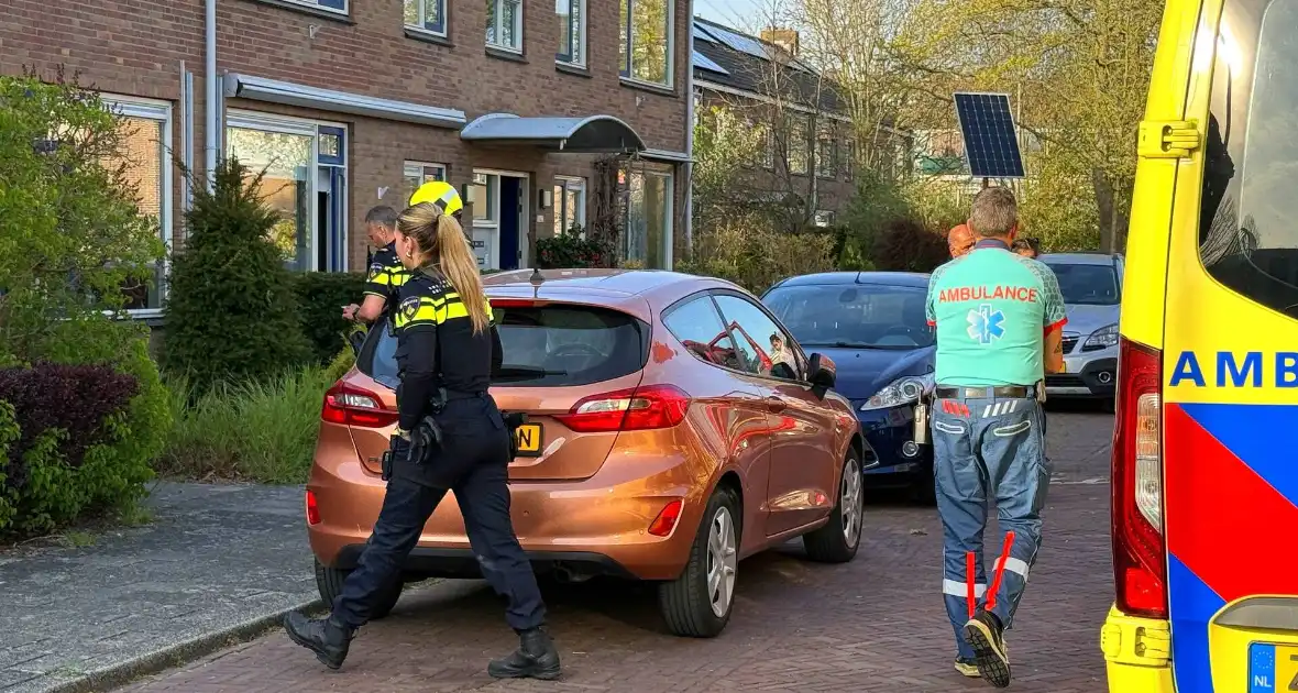 Man valt in slaap met pan op vuur - Foto 7