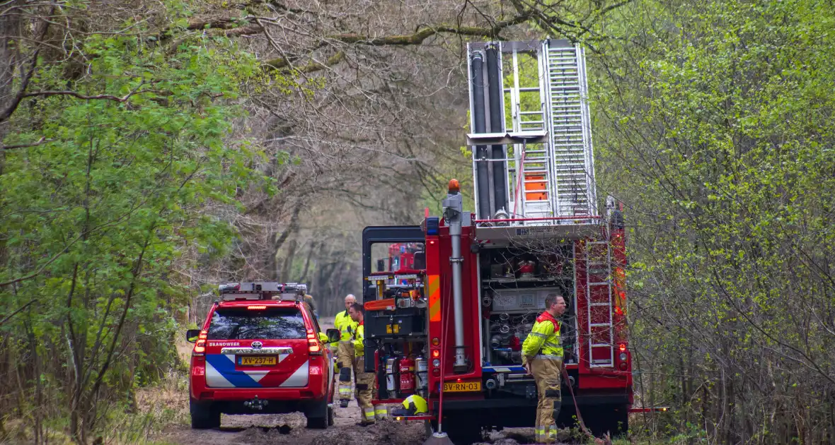 Brandweer blust wederom bosbrand - Foto 11