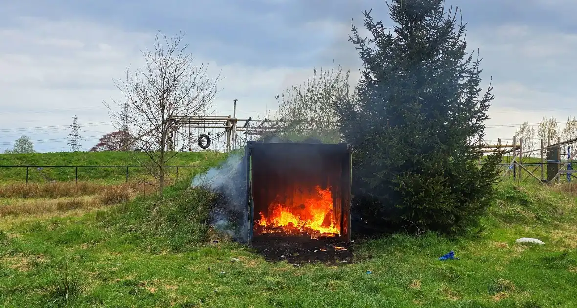 Brand gesticht in zeecontainer