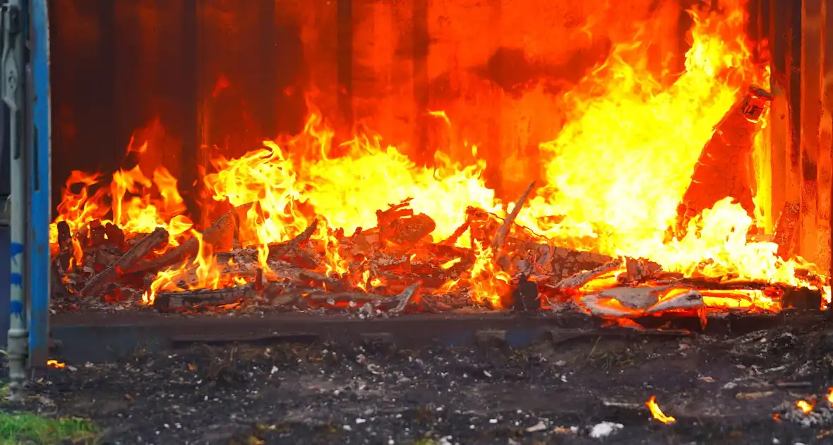 Brand gesticht in zeecontainer - Foto 2
