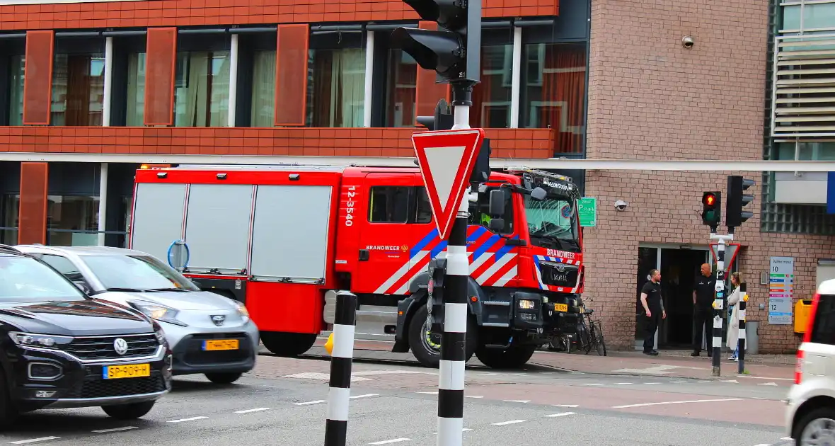 Brand in afzuiging zorgt voor grote inzet brandweer