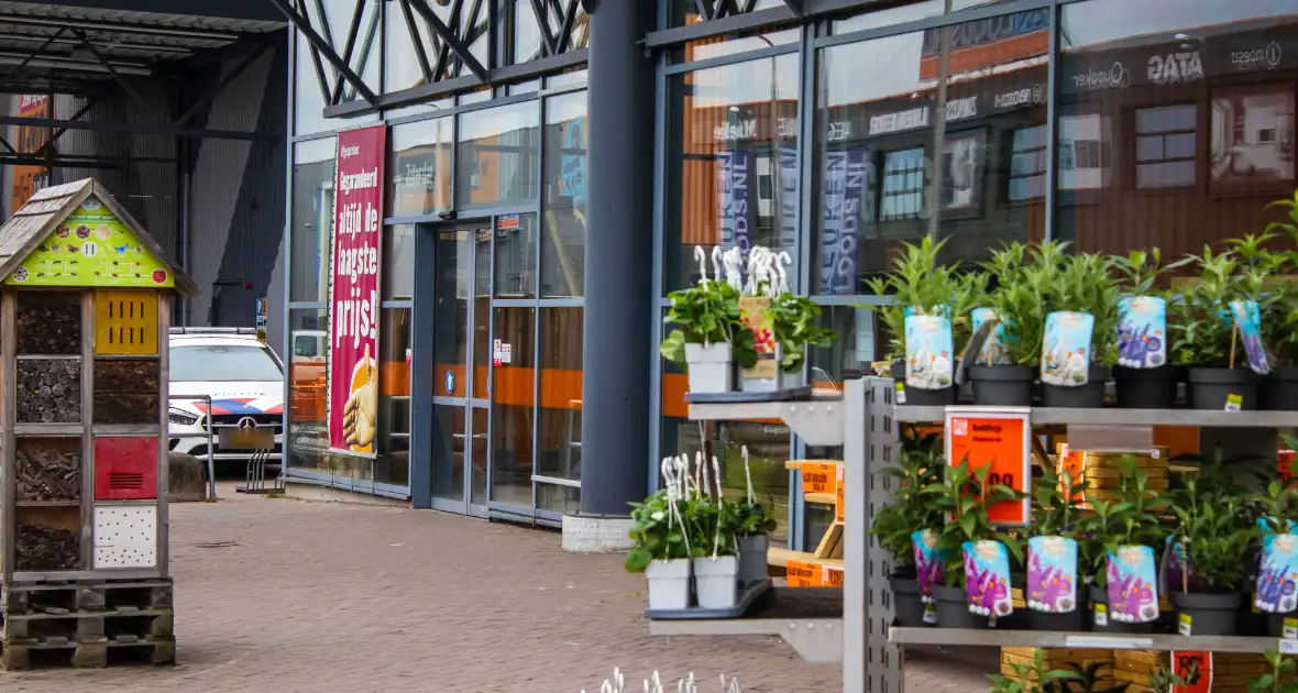 Onderzoek naar ruzie in bouwmarkt - Foto 5