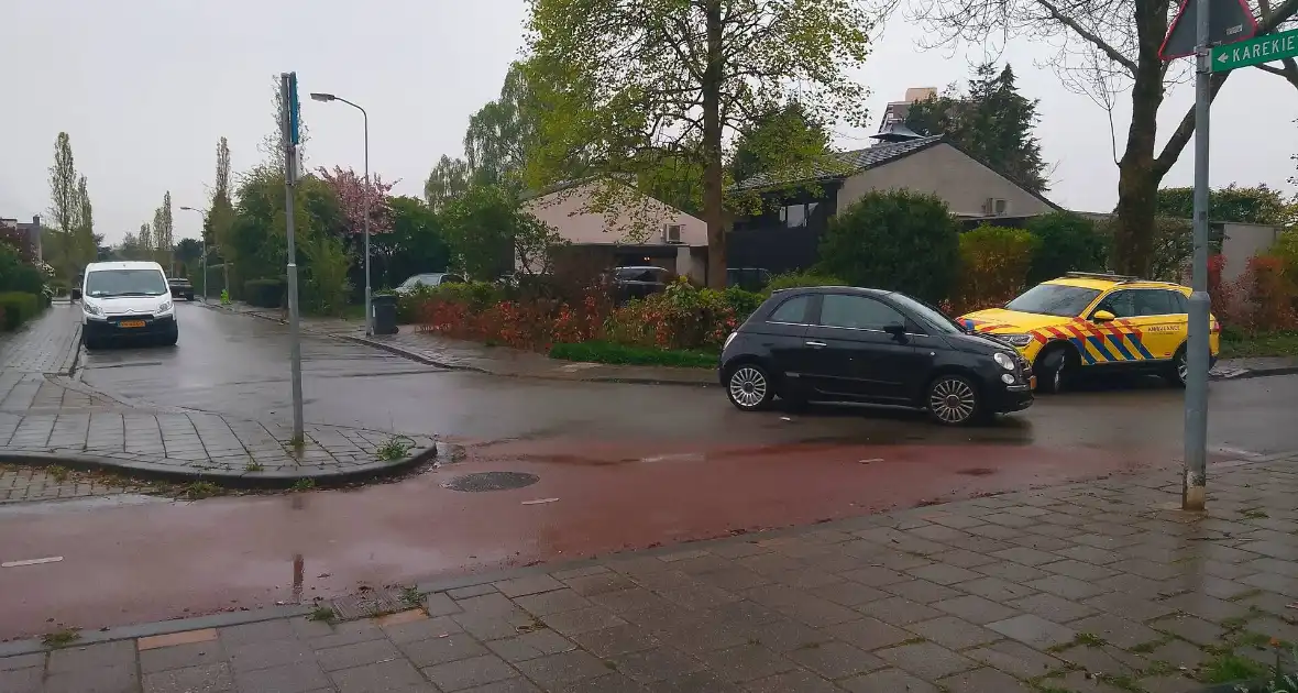 Aanrijding tussen scooter en personenauto - Foto 3