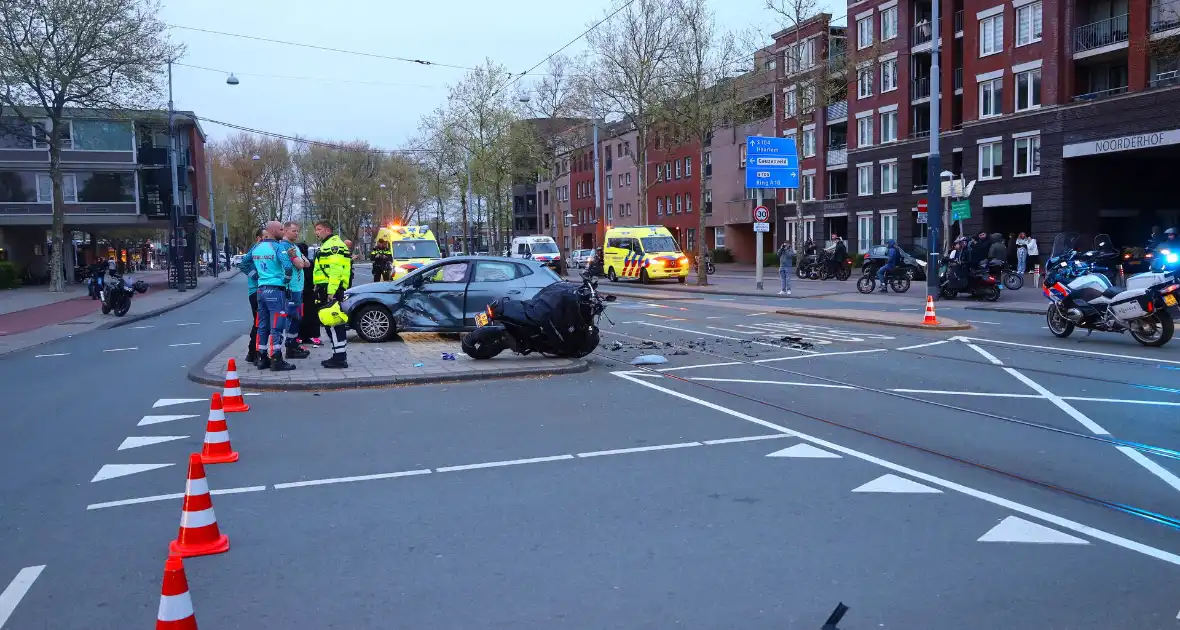 Zwaar ongeval tussen twee voertuigen - Foto 7