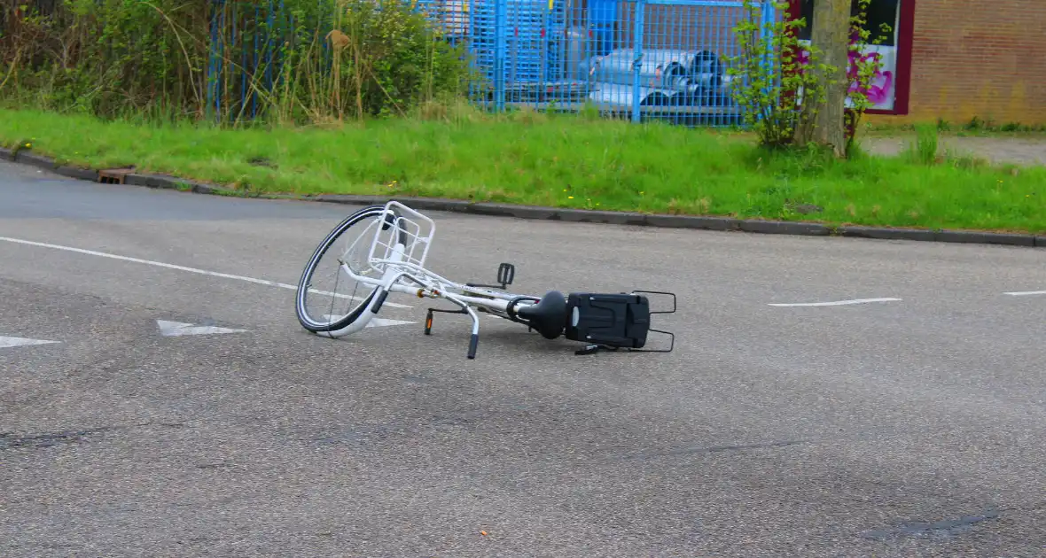 Botsing tussen fietser en bakwagen - Foto 2