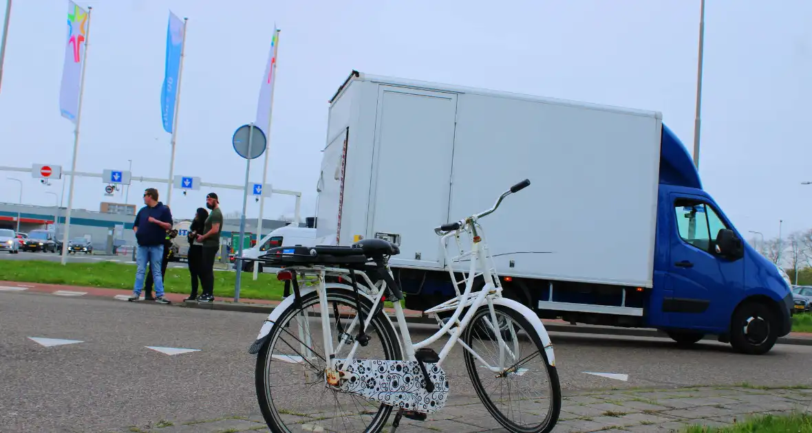 Botsing tussen fietser en bakwagen - Foto 6