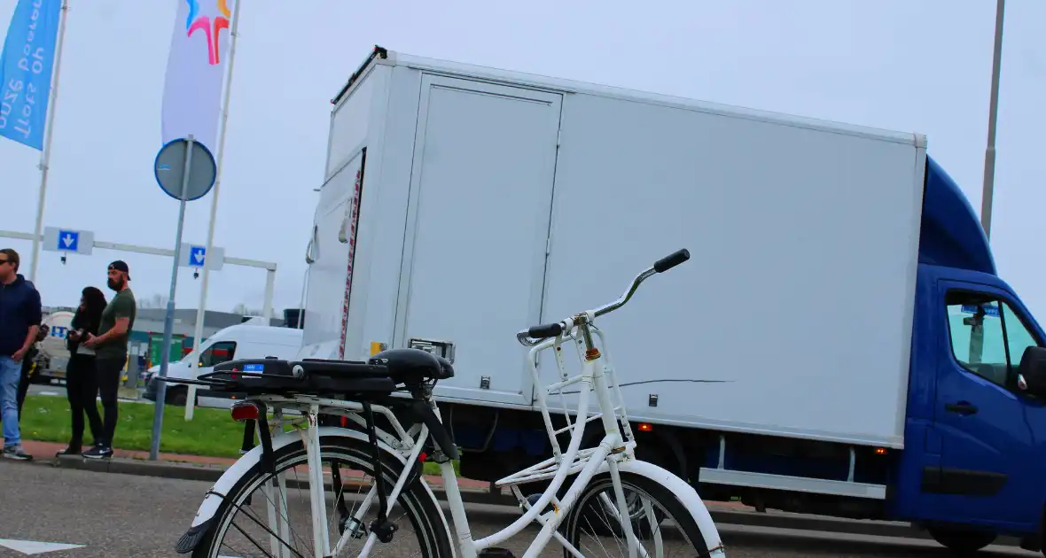 Botsing tussen fietser en bakwagen - Foto 8