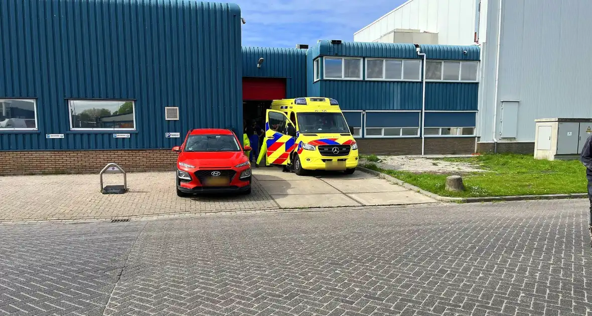Medewerker gewond door beknelling - Foto 3