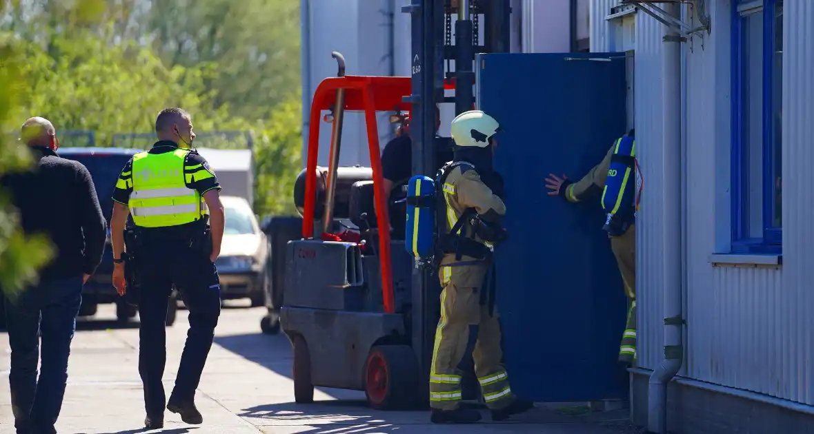Brandweer ingezet voor rookontwikkeling bij bedrijf in Assen - Foto 1