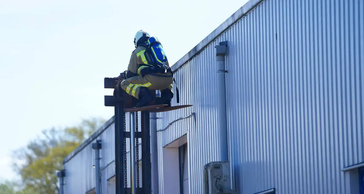 Brandweer ingezet voor rookontwikkeling bij bedrijf in Assen - Foto 2