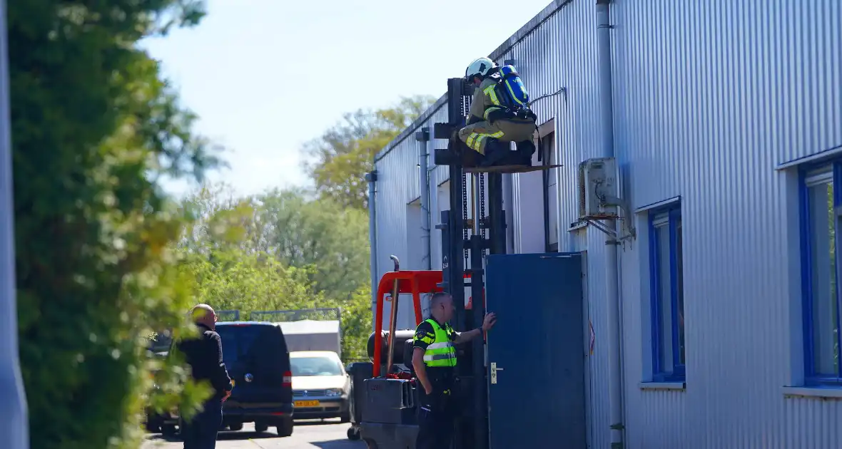 Brandweer ingezet voor rookontwikkeling bij bedrijf in Assen - Foto 3