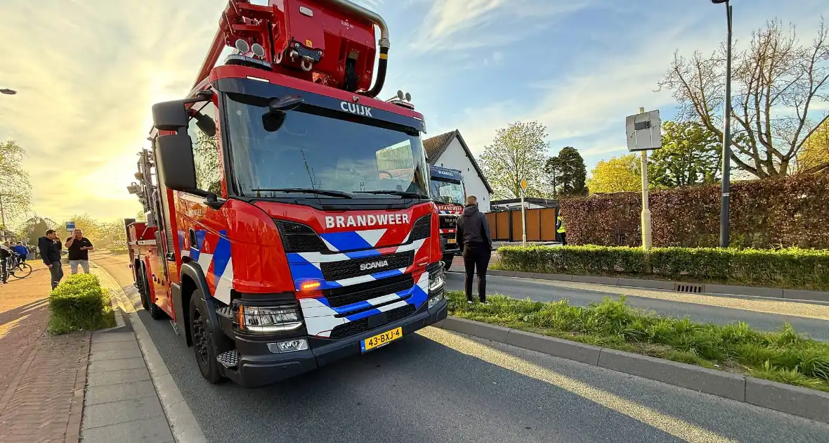 Brandweer blust brand in cafe - Foto 4
