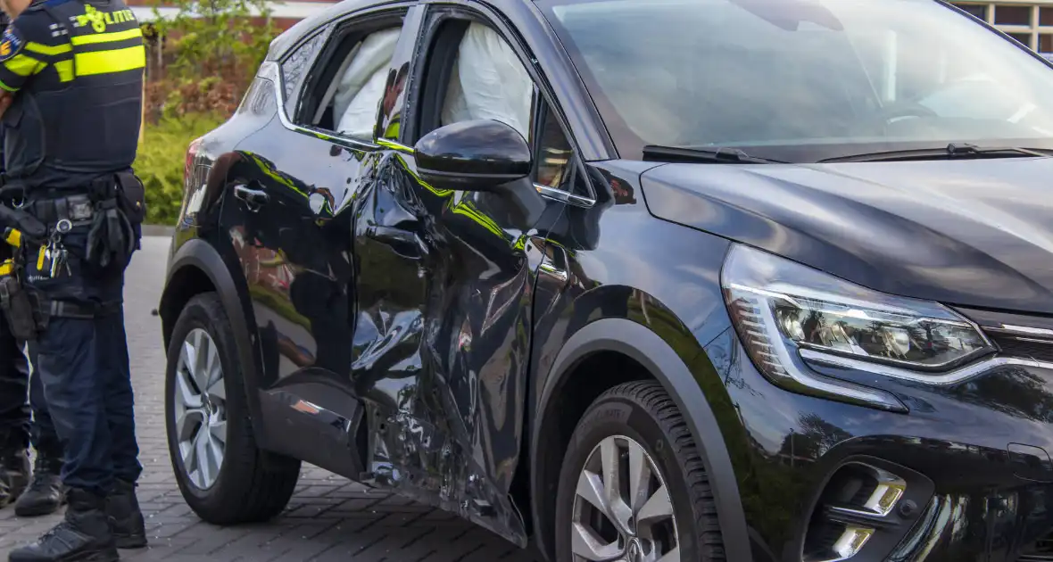 Motorrijder zwaargewond bij botsing met automobilist - Foto 2